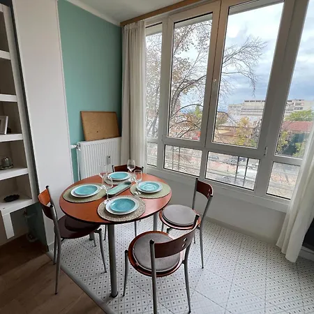 Apartment Bogota W Office Space And Wifi Near Metro Sofia